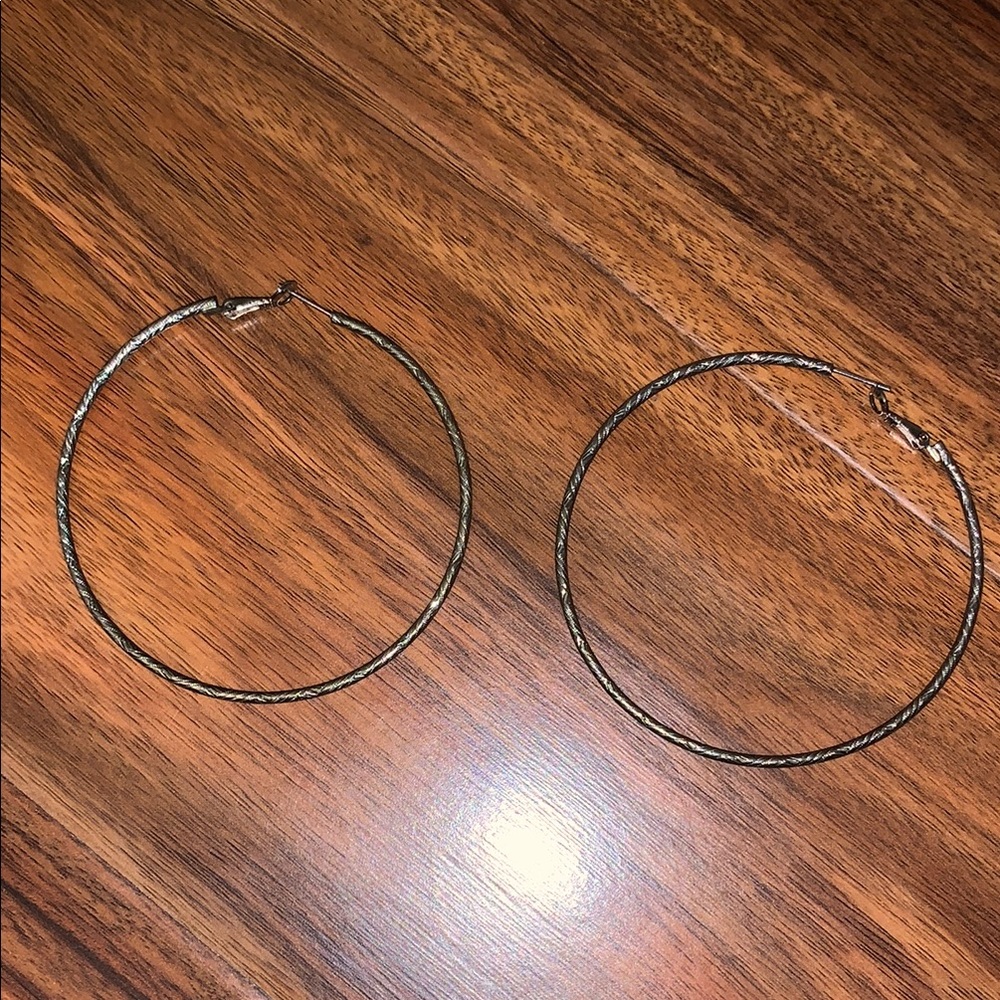 Elegant Gold Hoop Earrings